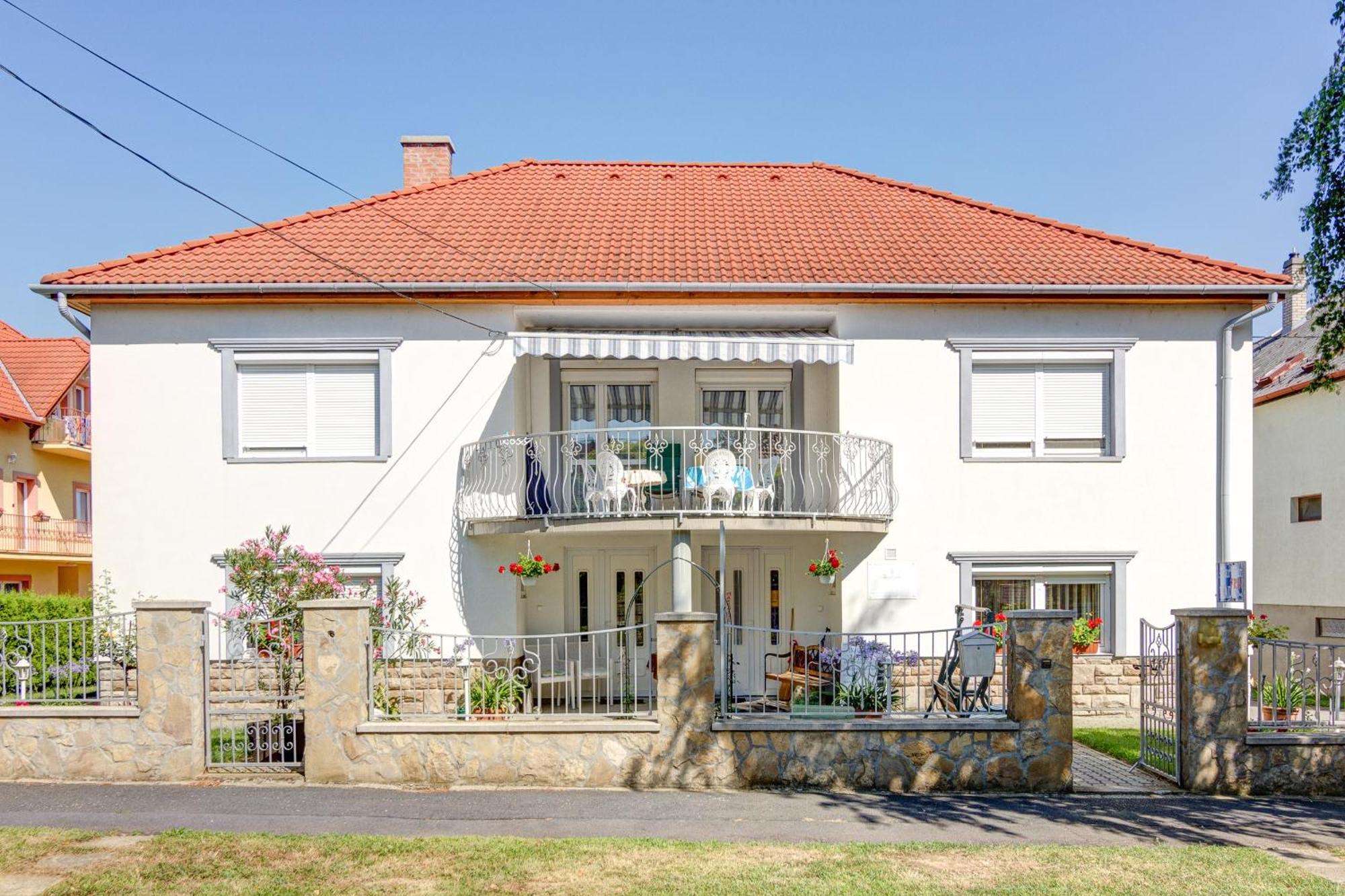 Ilona Apartman Heviz Exterior photo